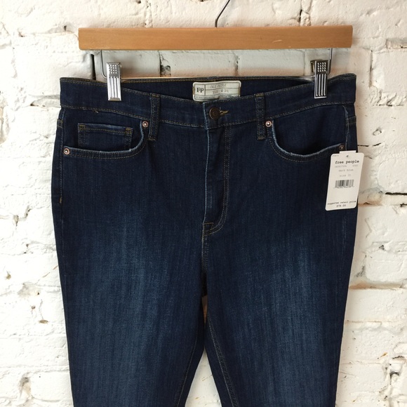 𖧷 SOLD 𖧷 Free People || Busted Knee High Rise Skinny Jean - Picture 4 of 8